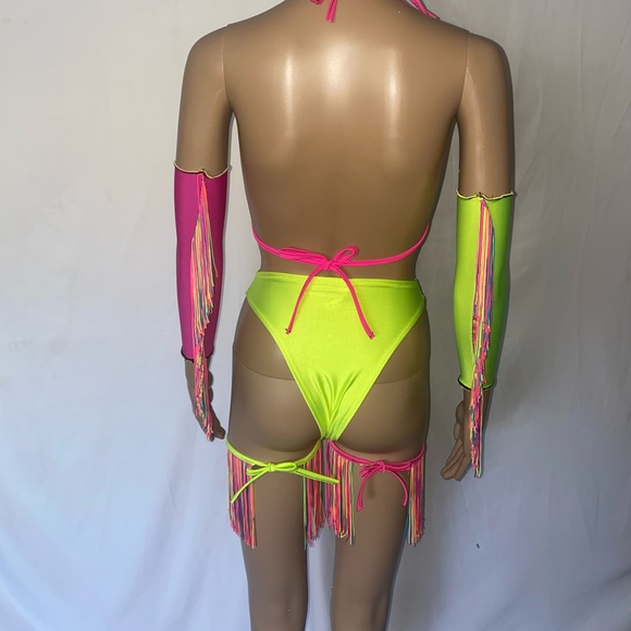 Seven piece rave set - Picture 5 of 7